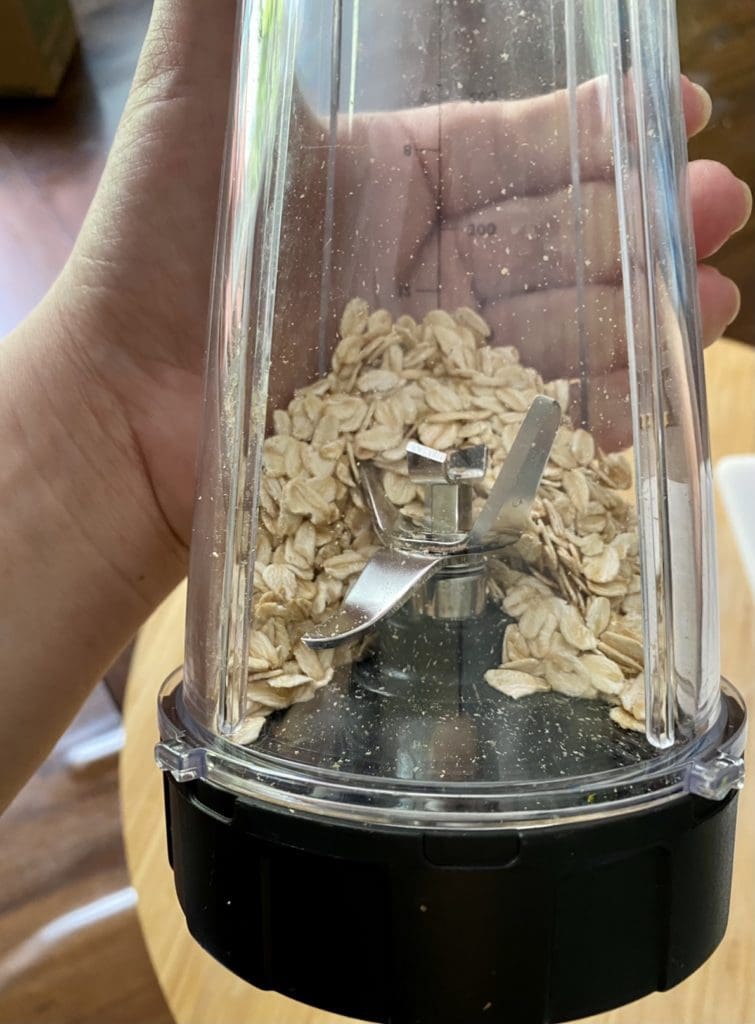 Rolled oats in a blender