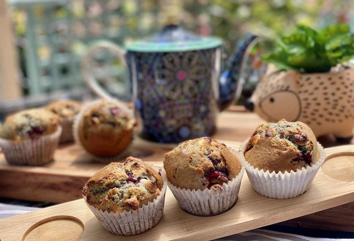 raspberry and white chocolate muffins