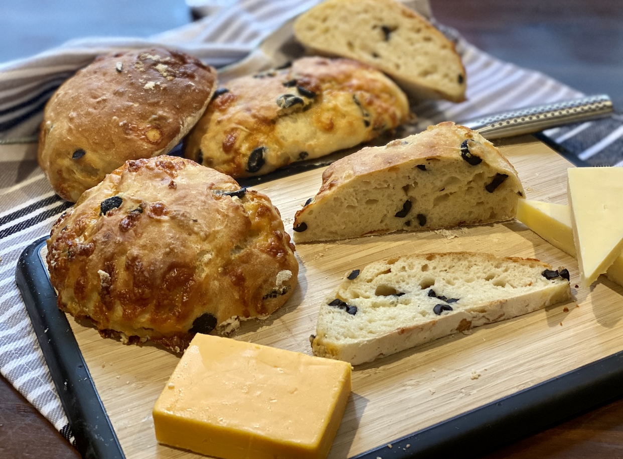 OLIVE CHEESE BREAD