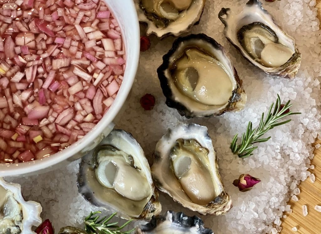 Oysters with mignonette sauce