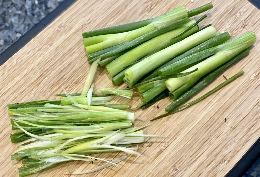 making spring onion curls