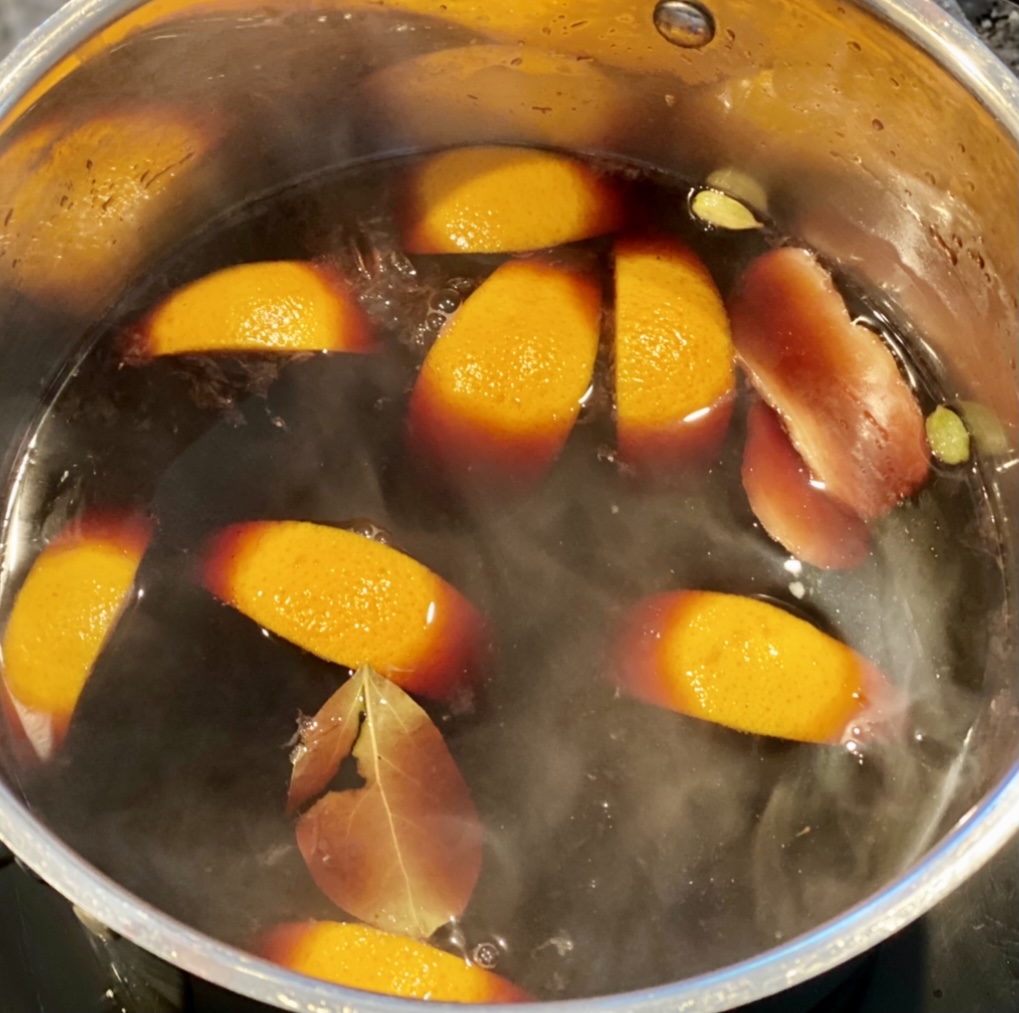 making mulled wine
