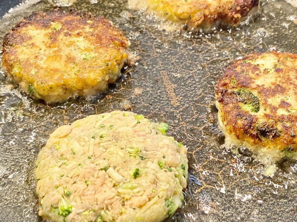 Salmon Patties with Cheese and Broccoli