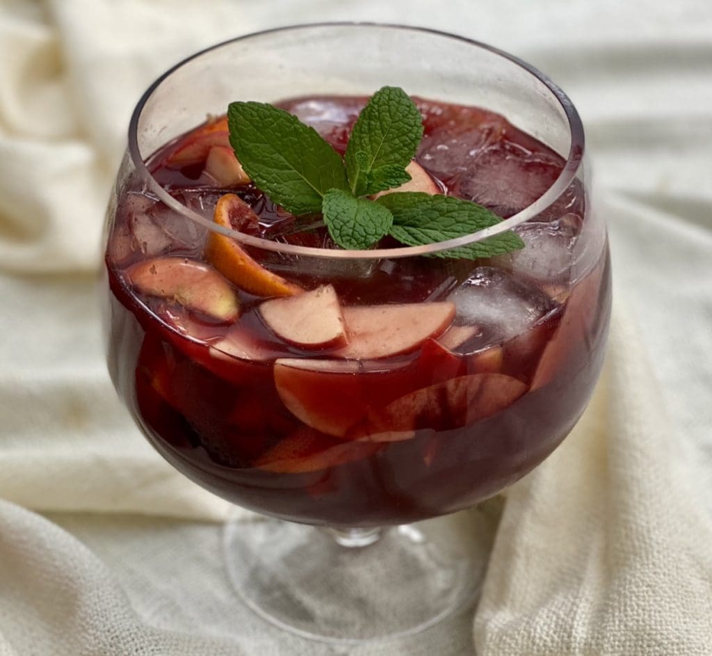 Easy Traditional Red Sangria