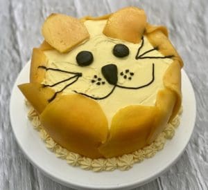 Lion Cake with Mango & Cream