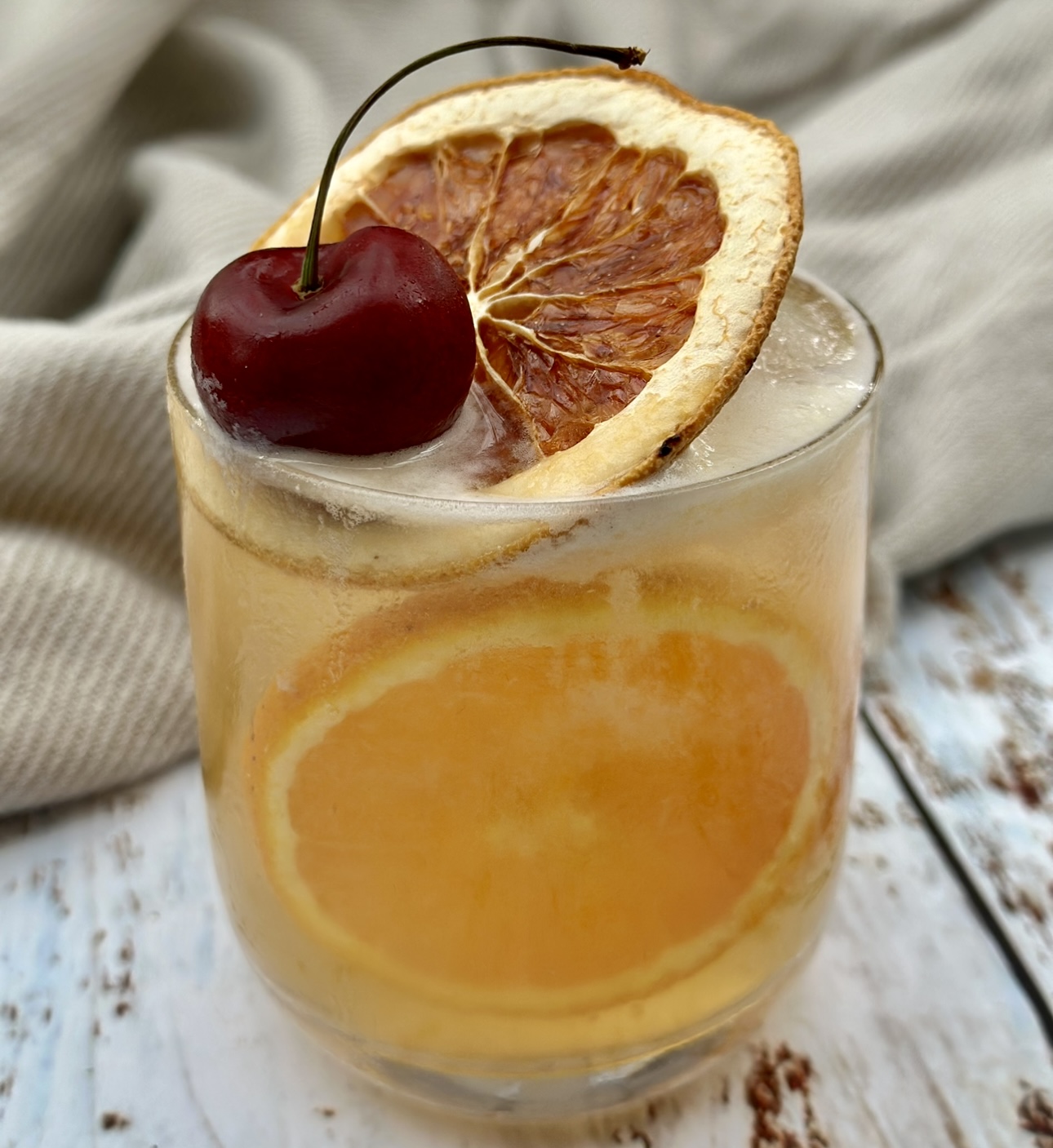 Amaretto Sour Cocktail - 3CatsFoodie