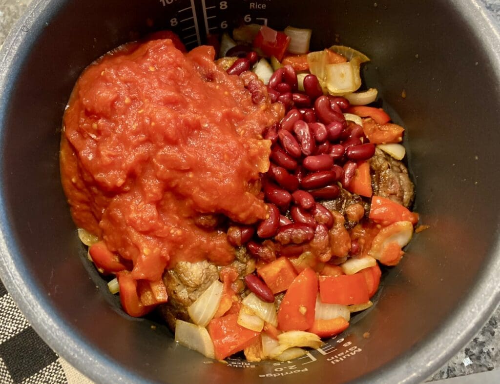 Slow Cooker Chilli Con Carne with Shredded Beef