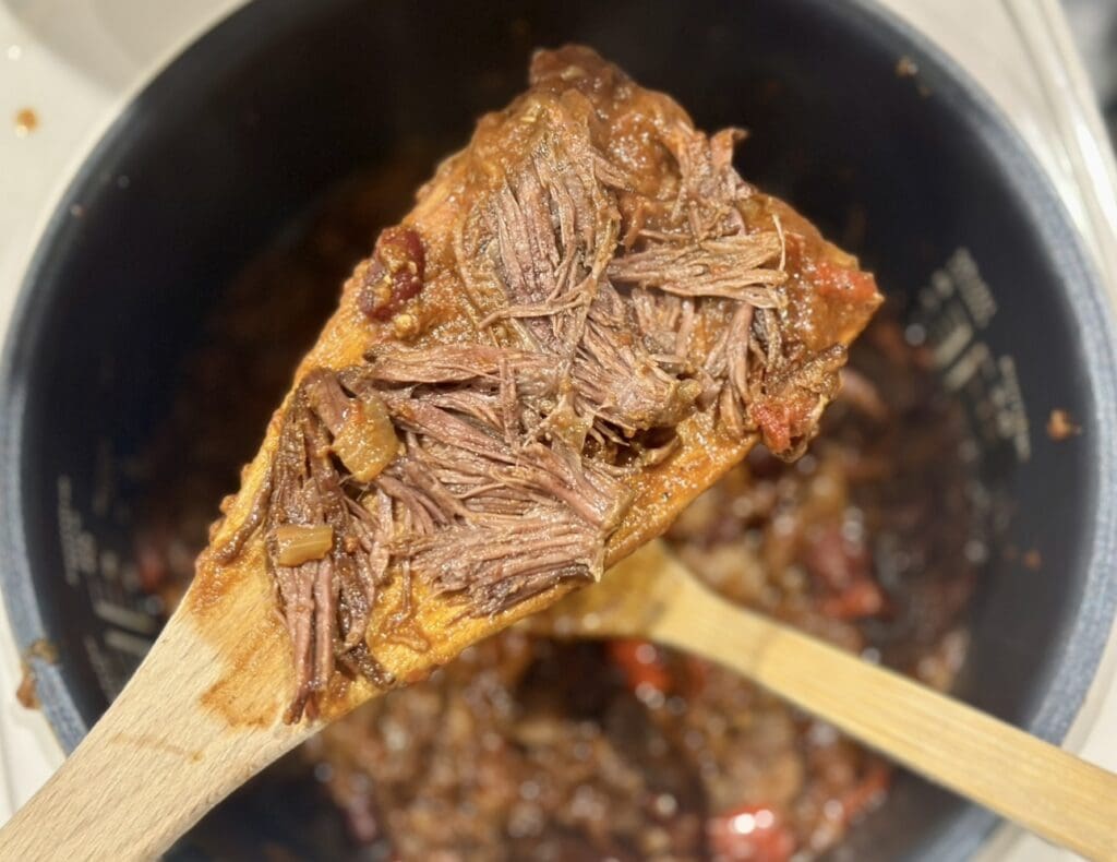 Slow Cooker Chilli Con Carne with Shredded Beef