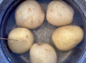 Boiling potatoes