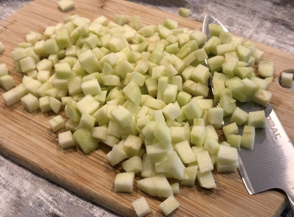 dicing apples