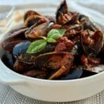 Mussels in Spicy Tomato Sauce