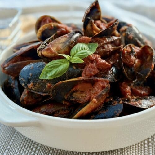 Mussels in Spicy Tomato Sauce