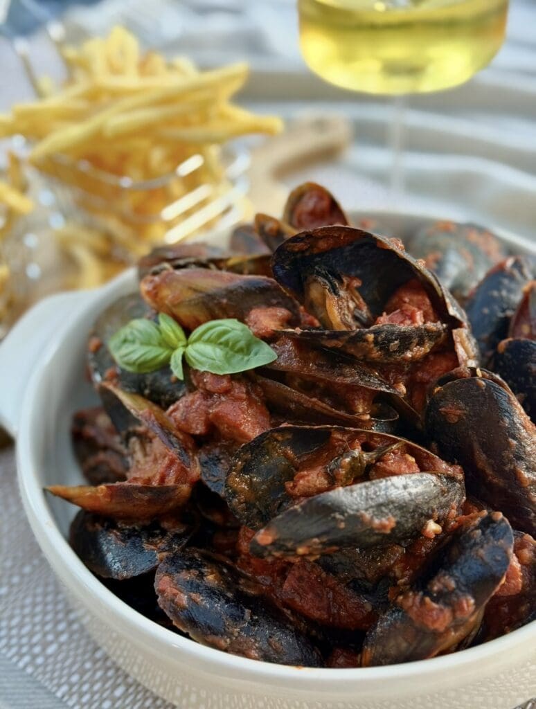 Mussels in Spicy Tomato Sauce