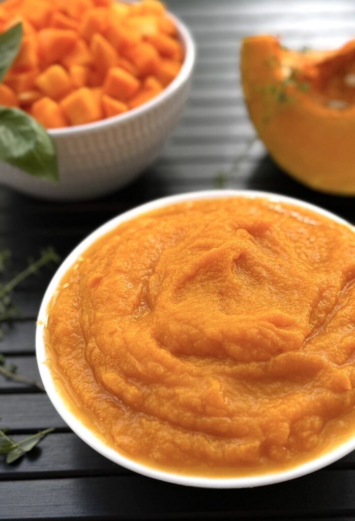 How to make homemade pumpkin purée – smooth roasted pumpkin blended until creamy and thick